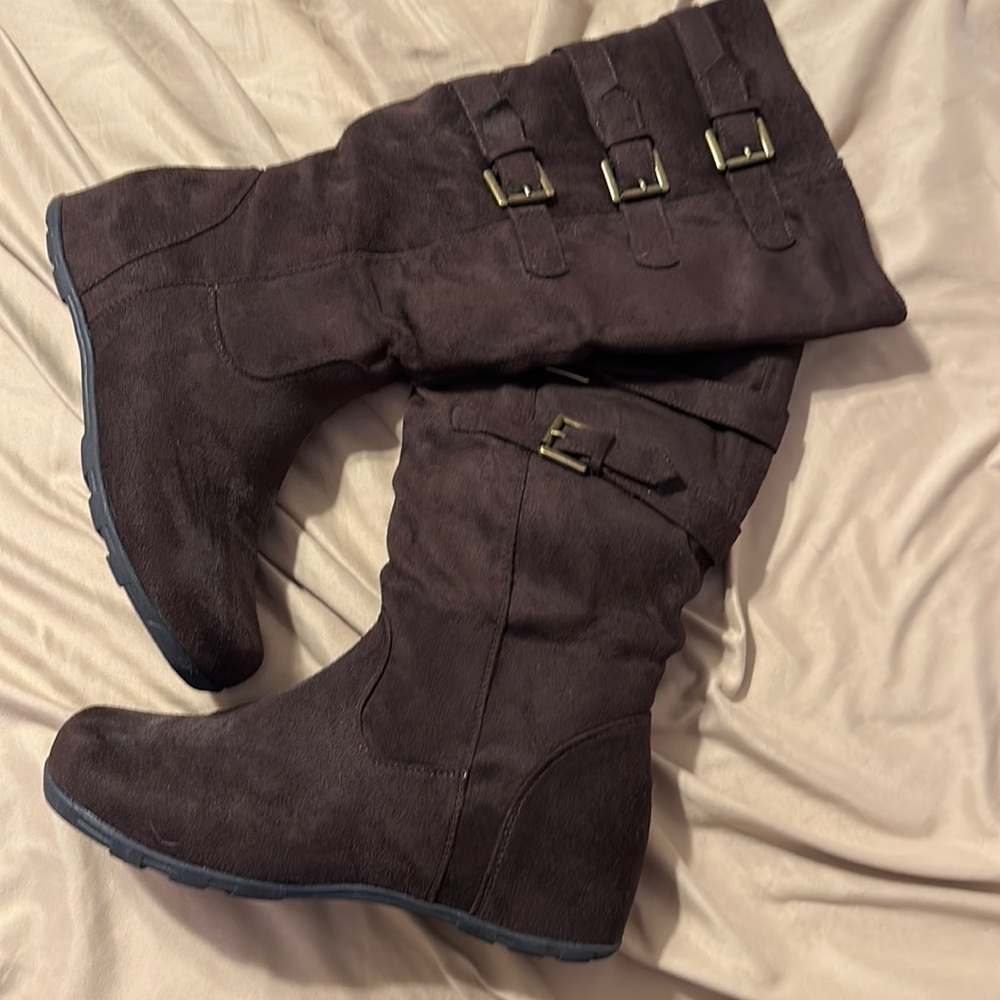 Brown knew high boot NEVER WORN